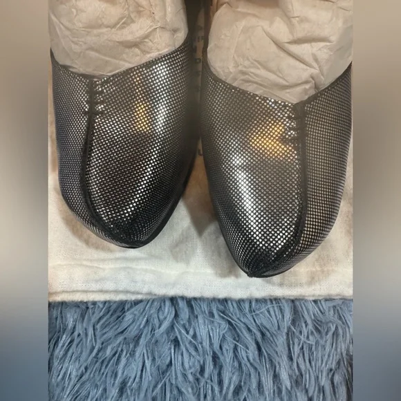 Preowned John Fluevog Prepare Guide Platform Mary Janes in Silver Size 9 - Picture 9 of 16